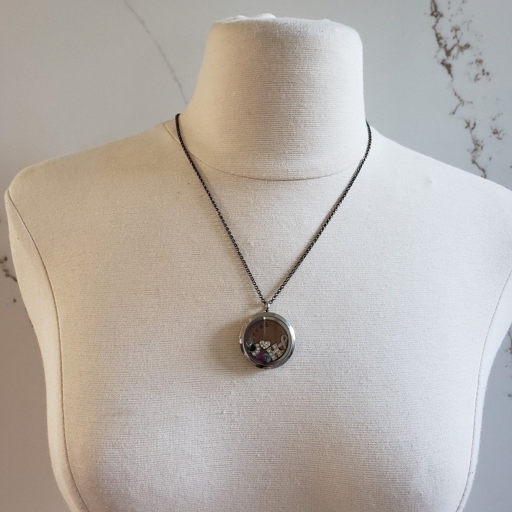 Origami Necklace Round Charm Locket w/ 8 Floating Charms Silver Tone Dog Mom